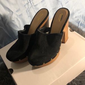 Mossimo Platform Clogs Mules Black Faux Suede 7.5